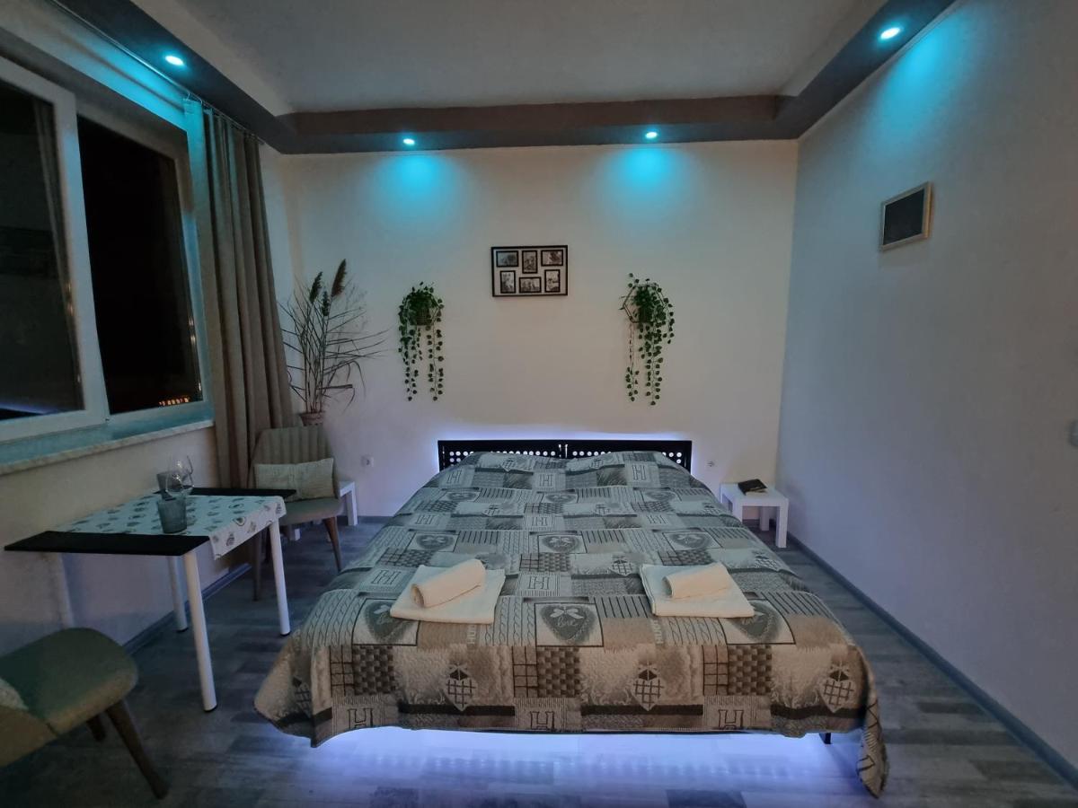 Студио В Центъра На Бургас Apartment Exterior photo